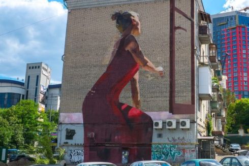 На Солом'янці вместо существующего мурала хотят создать новый со скрытой рекламой водки