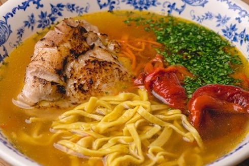 Алекс Купер відкриває український ресторан бессарабської кухні у Лондоні