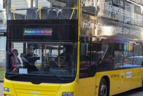 Київ отримав інклюзивний двоповерховий автобус від Берліна: фото