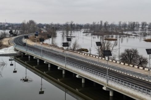 На Київщині відбудували міст через річку Ірпінь, зруйнований у лютому 2022-го