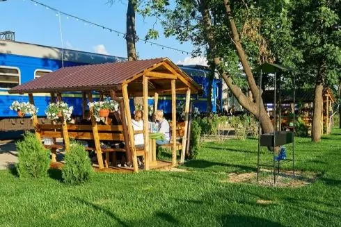 Жителів тимчасового &laquo;Залізничного містечка&raquo; в Ірпені переселять: вагони не придатні для проживання взимку