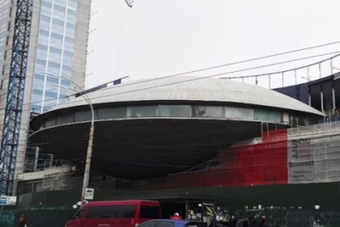 На Либідській досі перебудовують “Літаючу тарілку”. Активісти звернулися до прокуратури