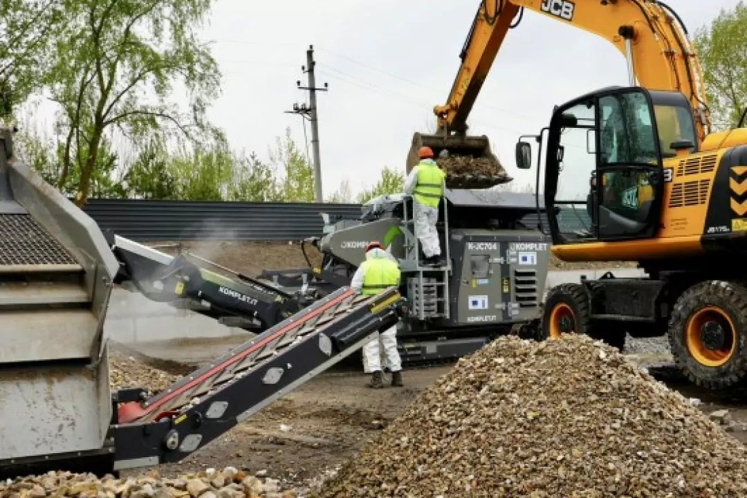 У Бучі відкрили станцію для перероблення будівельних відходів: фото