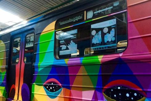 У Києві розмалювали ще один поїзд метро