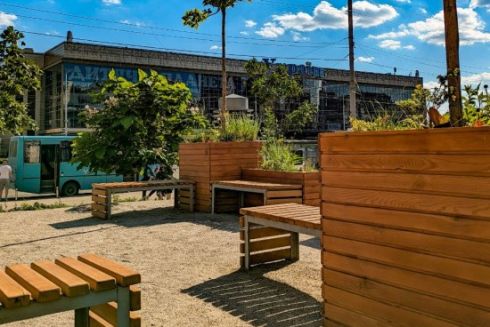 У сквері біля Цирку встановили парклет. Що з ним не так