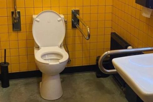 У центрі Львова облаштують інклюзивну модульну вбиральню