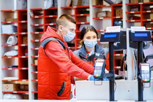 Новая почта запустила услугу отправки личных вещей за границу со скидками до 80%