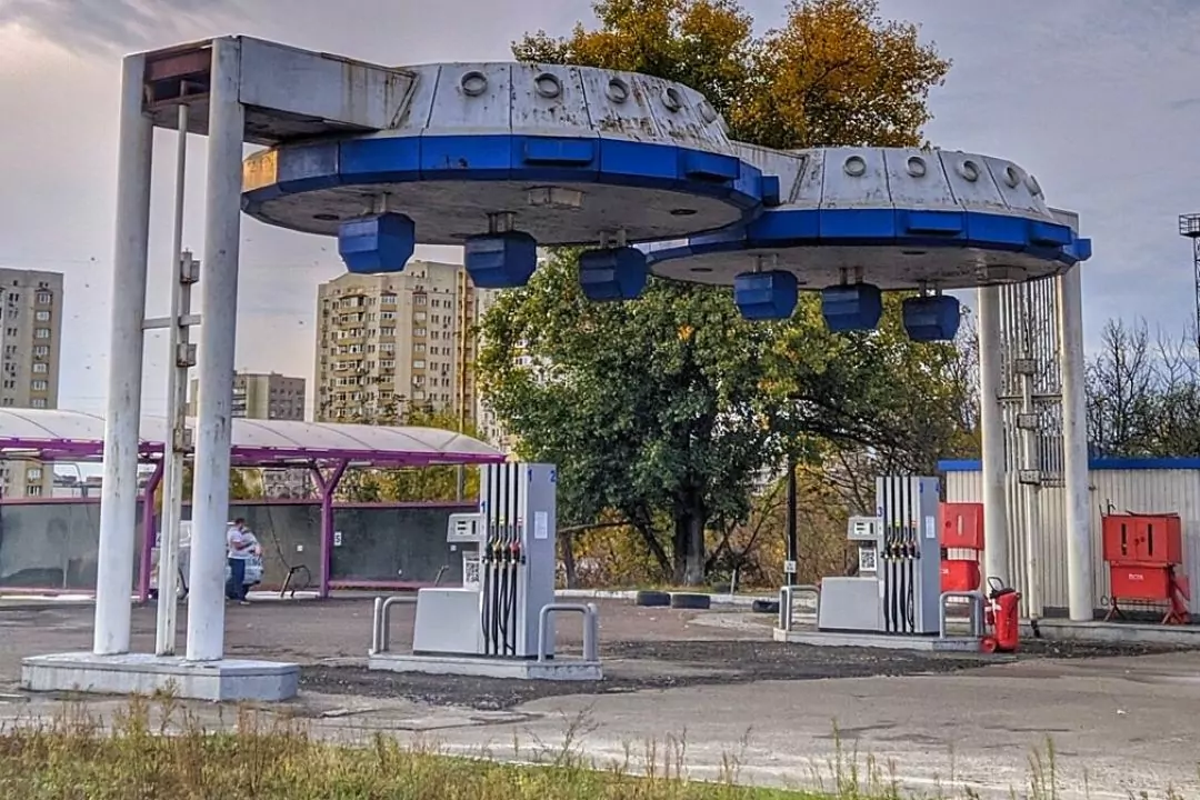 У Києві знесли останню "японську" АЗС