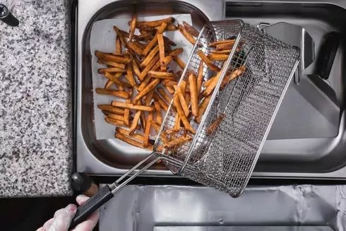 На Льва Толстого відкрився фастфуд із картоплею фрі &laquo;Ось лось&raquo;