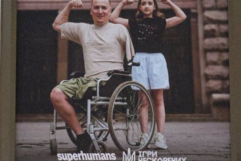 На вітринах ЦУМу у Києві з&rsquo;явилися фото ветеранів