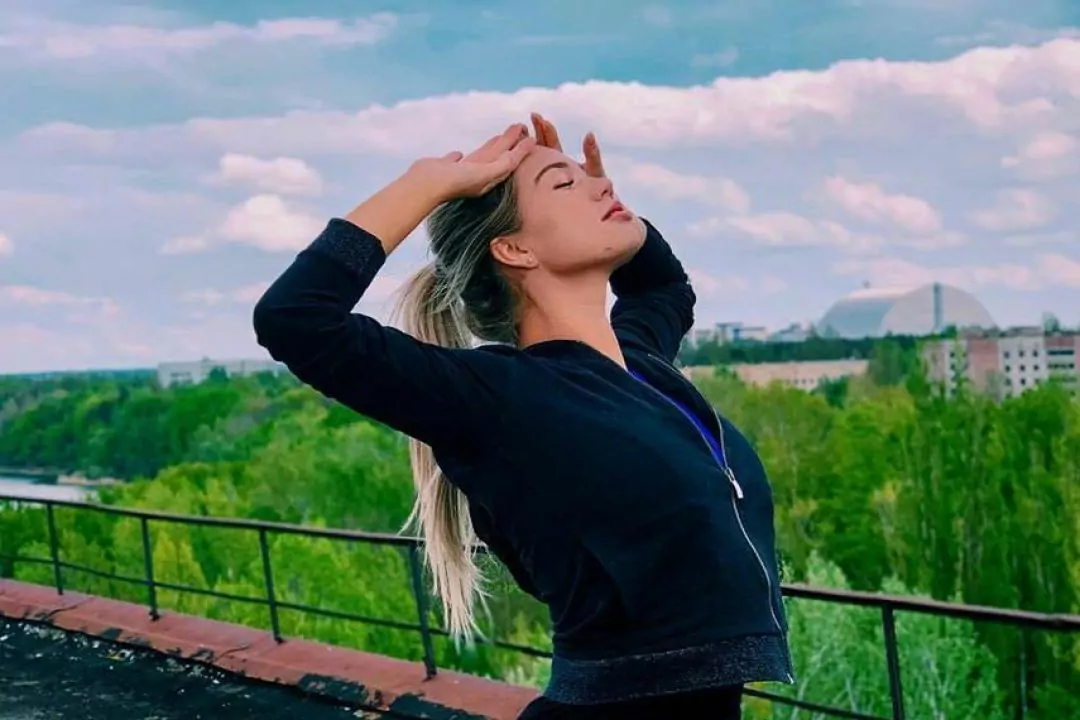 Є тренд: дівчата-блогери фотографуються у Чорнобилі