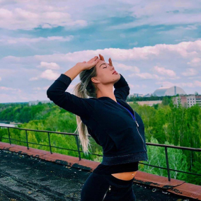 Є тренд: дівчата-блогери фотографуються у Чорнобилі