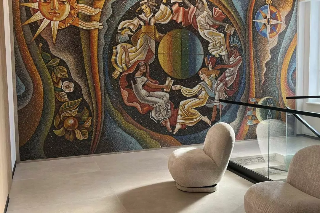 У Львові відкрили для всіх відновлену мозаїку "Інформаційний простір"