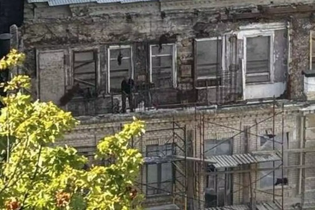 Забудовник продовжує розбирати пам'ятку на Андріївському узвозі &mdash; попри заборону КМДА