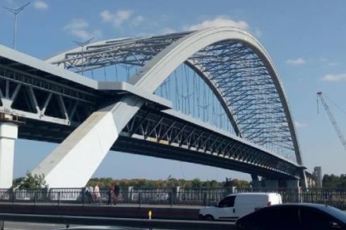 Подільський міст відкриють для легкових авто та пасажирського транспорту з 1 грудня