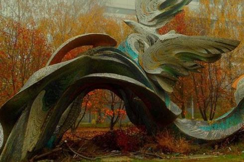 В Днепре снесли модернистскую скульптуру &laquo;Днепровские волны&raquo;