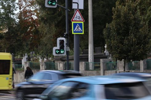 Львів обладнав світлофори сонячними панелями &mdash; вони працюватимуть у блекаут