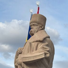 «Якийсь дід Панас»: пам’ятник Шевченку на Львівщині викликав обурення у соцмережах