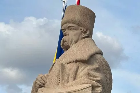 &laquo;Якийсь дід Панас&raquo;: пам&rsquo;ятник Шевченку на Львівщині викликав обурення у соцмережах