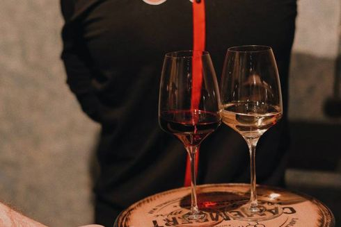 На Саксаганського відкрився ігровий винний бар Wine Not