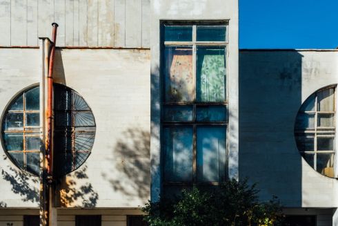 У Львові перетворюють занедбаний палац культури на простір для проживання переселенців