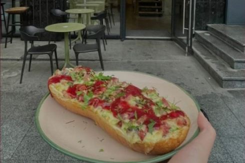 С бутербродами, как в столовой: возле «Олимпийской» открыли ресторан-буфет «Морва»