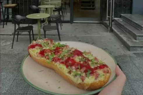 Із бутербродами, як у шкільній їдальні: біля &laquo;Олімпійської&raquo; відкрили ресторан-буфет &laquo;Морва&raquo;