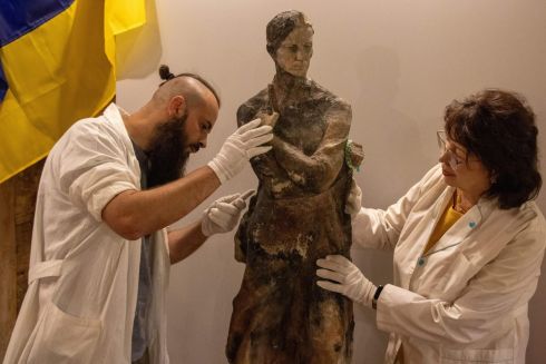 Реставратори відновили 27 експонатів зруйнованого росіянами музею Сковороди