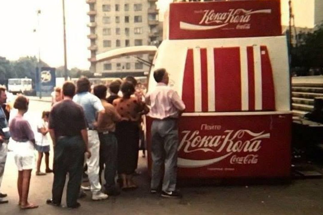 МАФія безсмертна: Якими були київські кіоски у минулому і що в них продавали