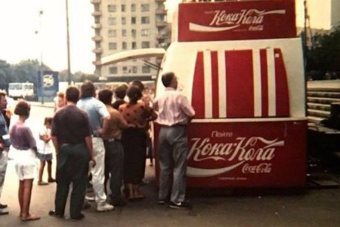 МАФія безсмертна: Якими були київські кіоски у минулому і що в них продавали