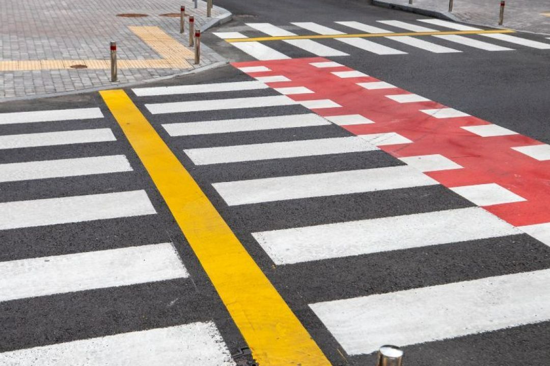 Безбар’єрні маршрути до лікарень облаштували на Лук’янівці та Дарниці