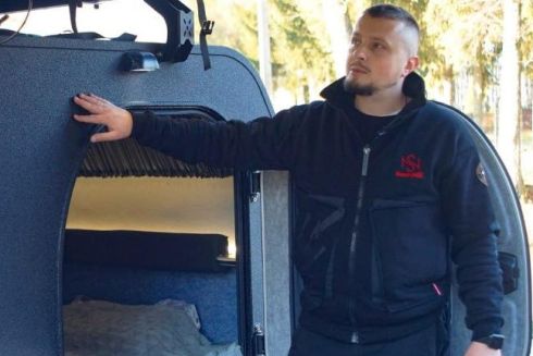 Як ветеран Максим Стукало відкрив бізнес з оренди будиночків на колесах і розвиває культуру автокемпінгів в Україні