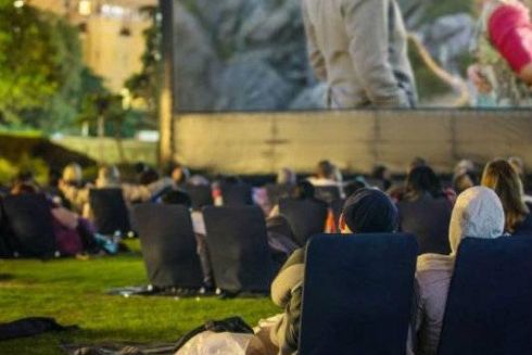 На ВДНГ відкривають літній коворкінг з кінотеатром під відкритим небом