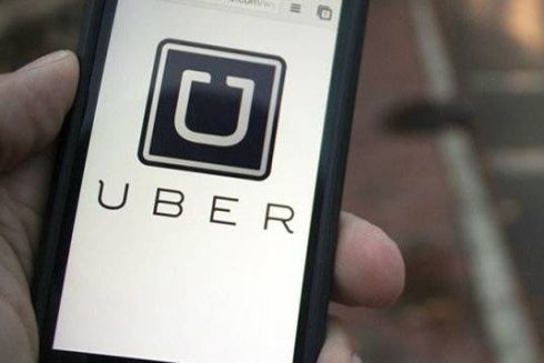 Булава, барний стілець, килим: 50 найдивніших речей, які українці забували в Uber