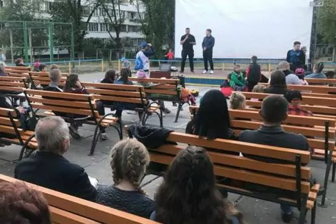 На Лесном массиве заработал кинотеатр под открытым небом