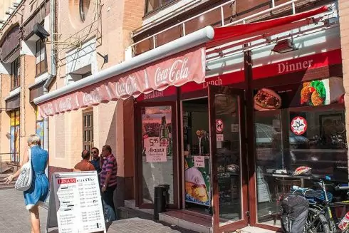 На Бессарабке устроят концерт в поддержку ливанского кафе Linas