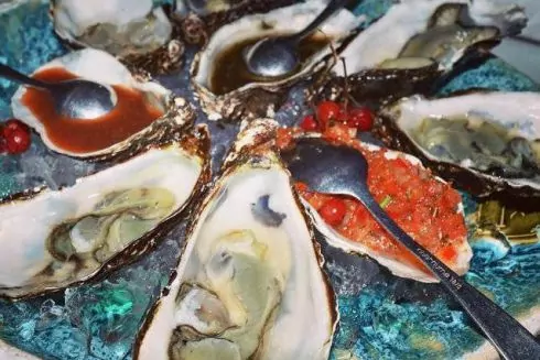 В Киеве открыли первую устричную