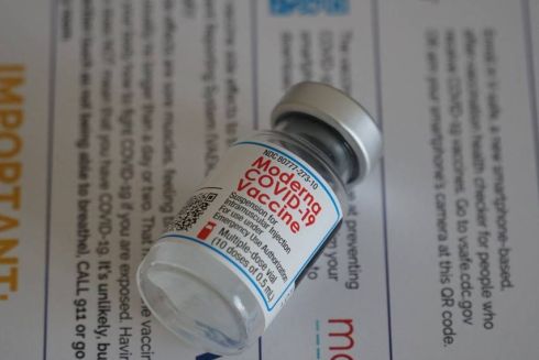 В Киеве все желающие могут привиться вакциной Moderna: открыта онлайн-запись