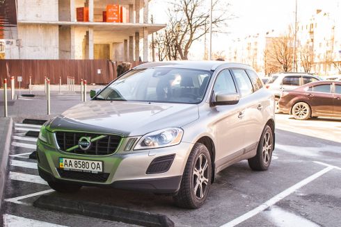 В Киеве временно отменили плату за парковку