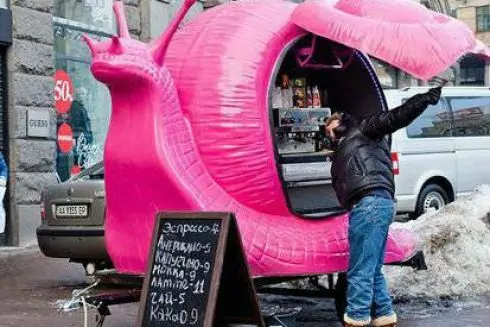 В Киеве борются с автокофейнями: за неделю эвакуировали 9 машин