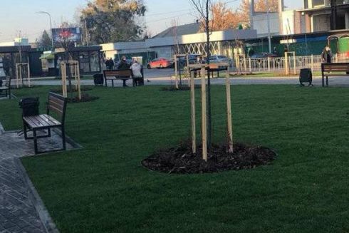 Возле метро «Тараса Шевченко» вместо МАФов появился сквер