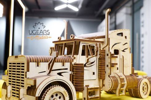 В магазинах Disney начали продавать украинские конструкторы Ugears