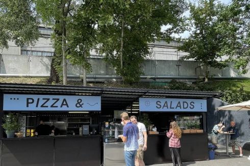 В Unit.City открыли заведение Pizza & Salads: здесь будет ресторан и фудтраки