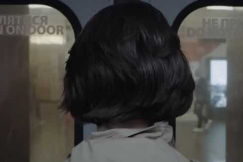 &ldquo;Наступна станція Лівобережна&rdquo;: Дивіться відео, присвячене Києву, від Марʼяни Головко та Макса Смоголя