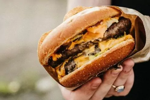 На Майдані відкривається точка з хот-догами і бургерами від Діми Борисова