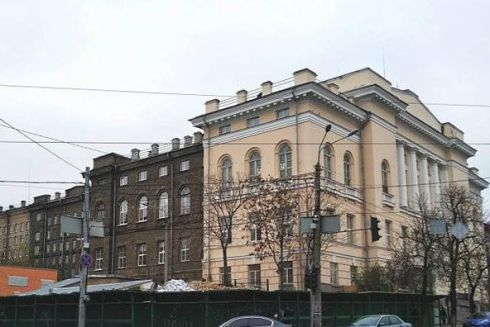 Поряд з будівлею університету Шевченка знищили огорожу XIX століття