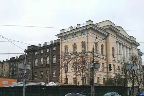 Поряд з будівлею університету Шевченка знищили огорожу XIX століття