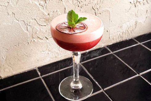 Біля парку Шевченка відкрився бар-кальянна