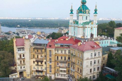 Ссылки недели: фотопроект о “Тарелке” на Лыбедской, кто живет на Андреевском спуске, история итальянца в Житомире