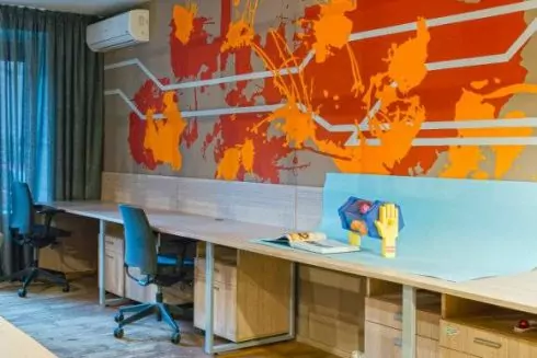 Рабочее место: офис digital-агентства  Postmen